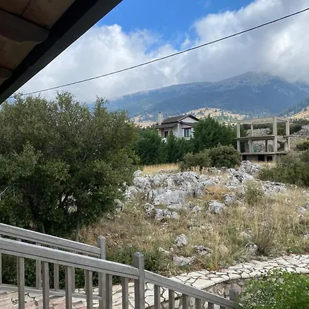 Traditional View In Livadi Parnassos Διαμέρισμα